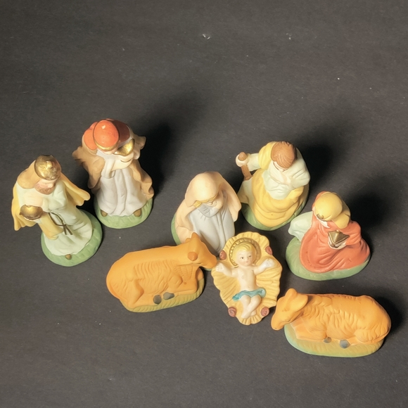 🎄PORCELAIN NATIVITY⭐ - Picture 2 of 16